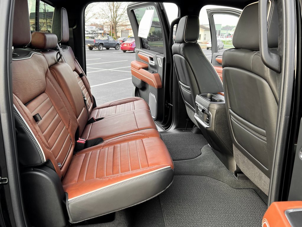 Used 2025 GMC Sierra 3500 Denali Ultimate image 24