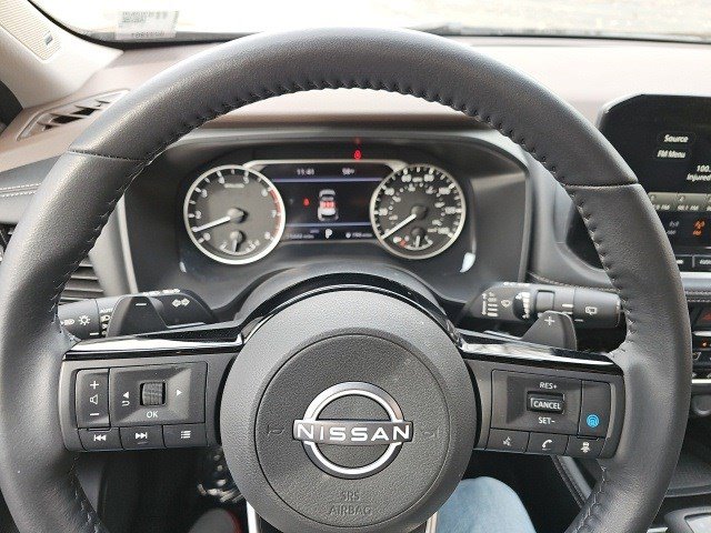 Used 2023 Nissan Rogue SL w/ SL Premium Package image 22