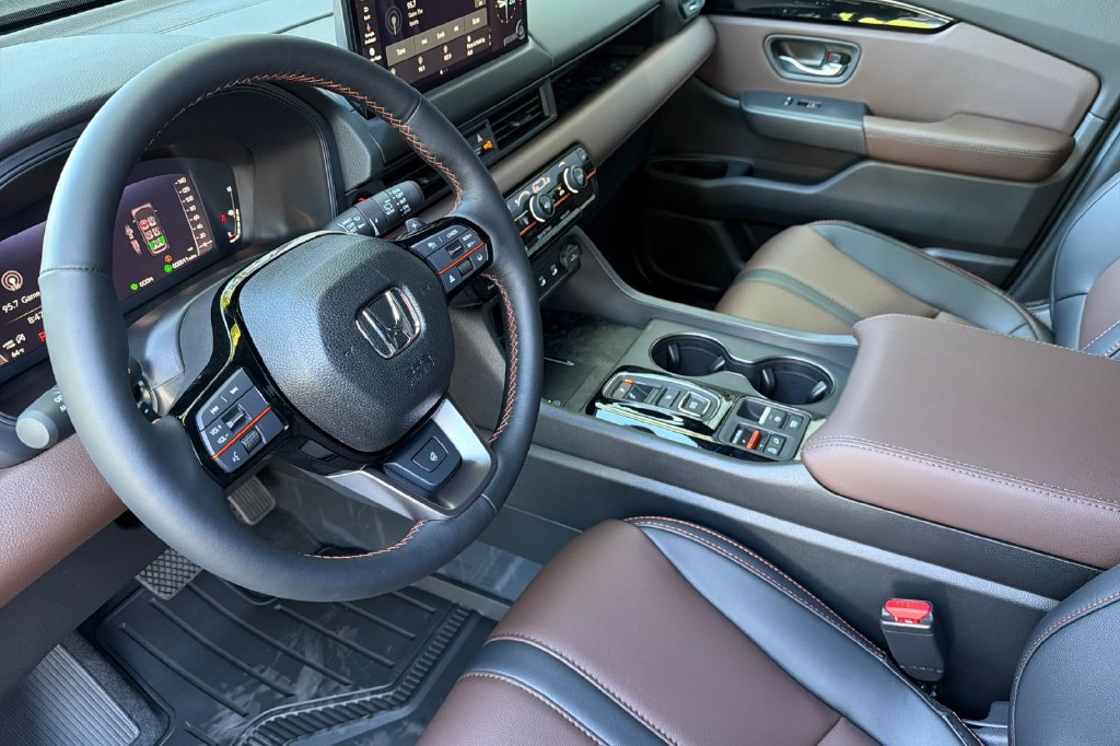 New 2026 Honda Pilot TrailSport image 3