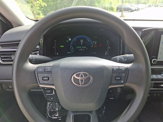 Used 2025 Toyota Camry LE FWD image 21