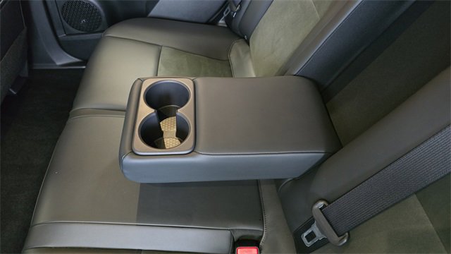 Used 2023 Nissan Ariya AWD image 28