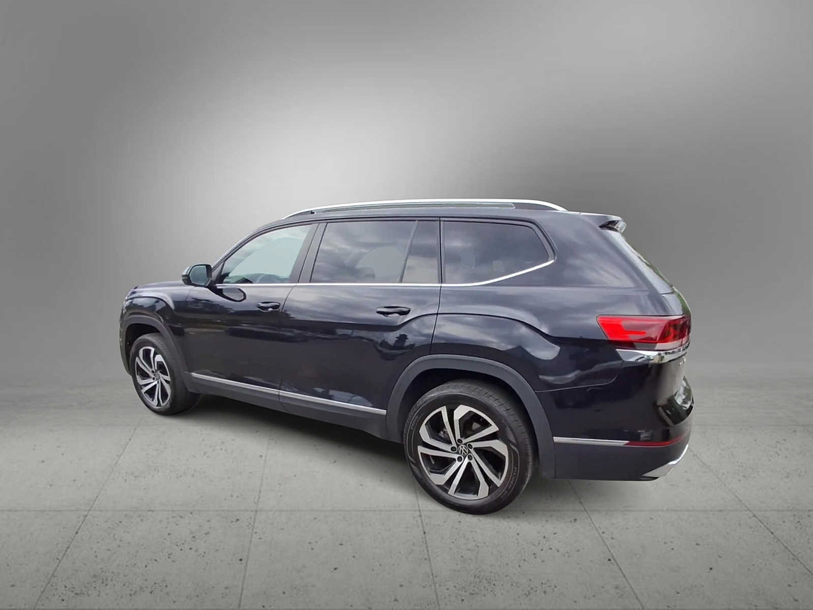 Used 2023 Volkswagen Atlas SEL AWD/4WD image 6