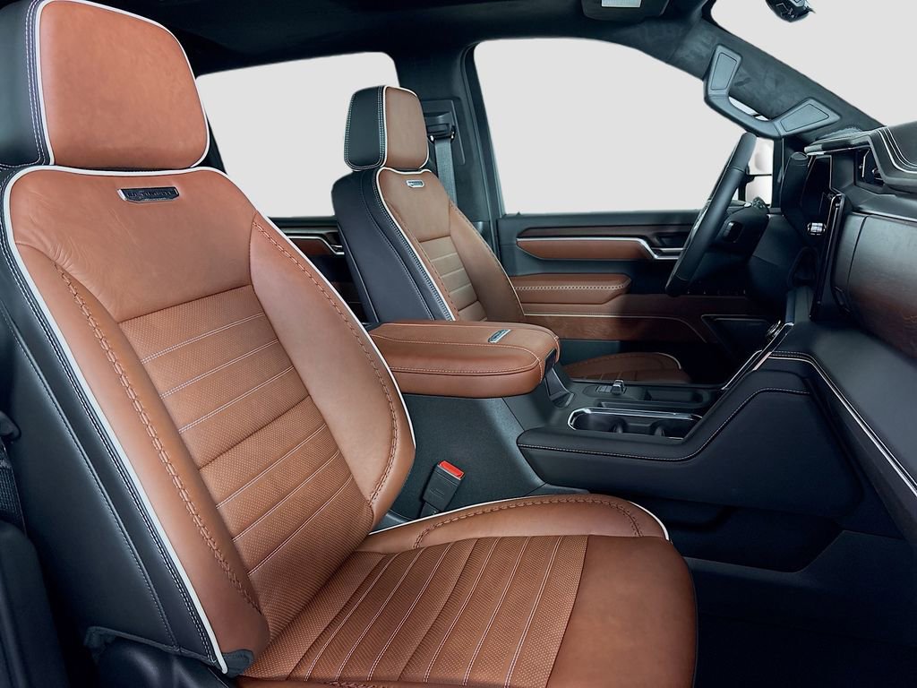 New 2026 GMC Sierra 3500 Denali Ultimate w/ LPO, Black Badging Package image 30