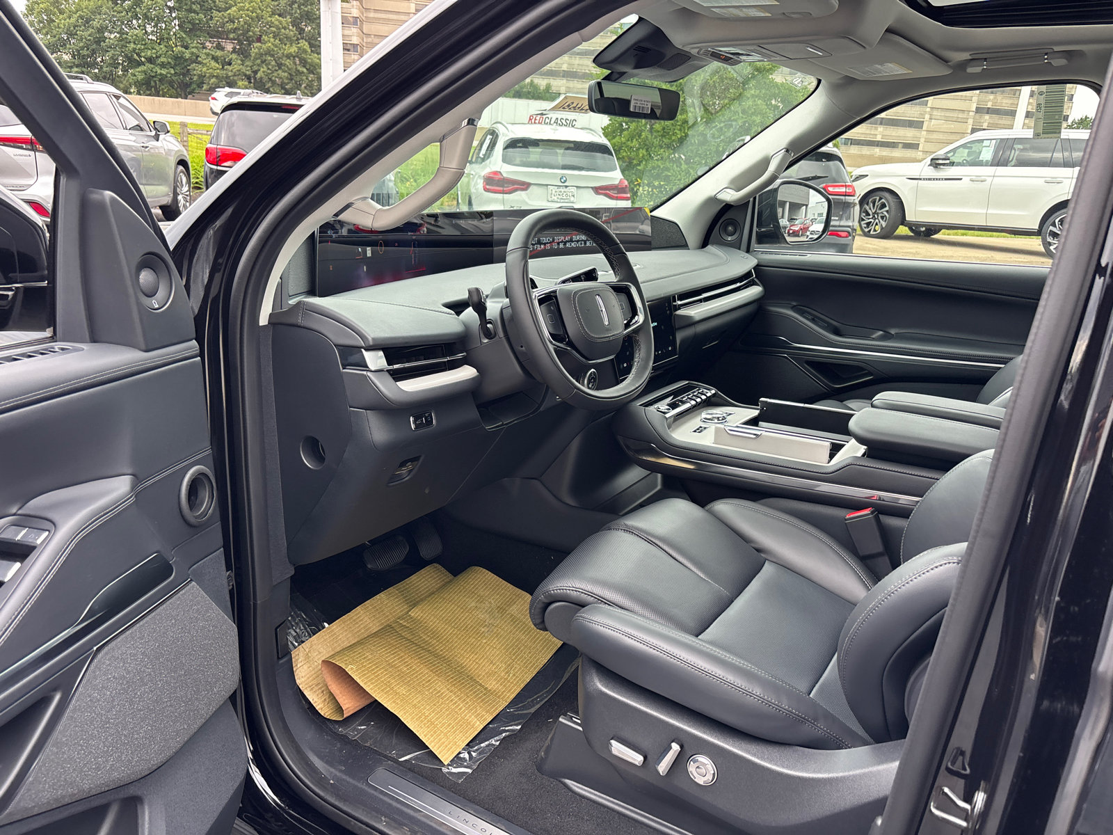 New 2026 Lincoln Navigator Reserve AWD/4WD image 24