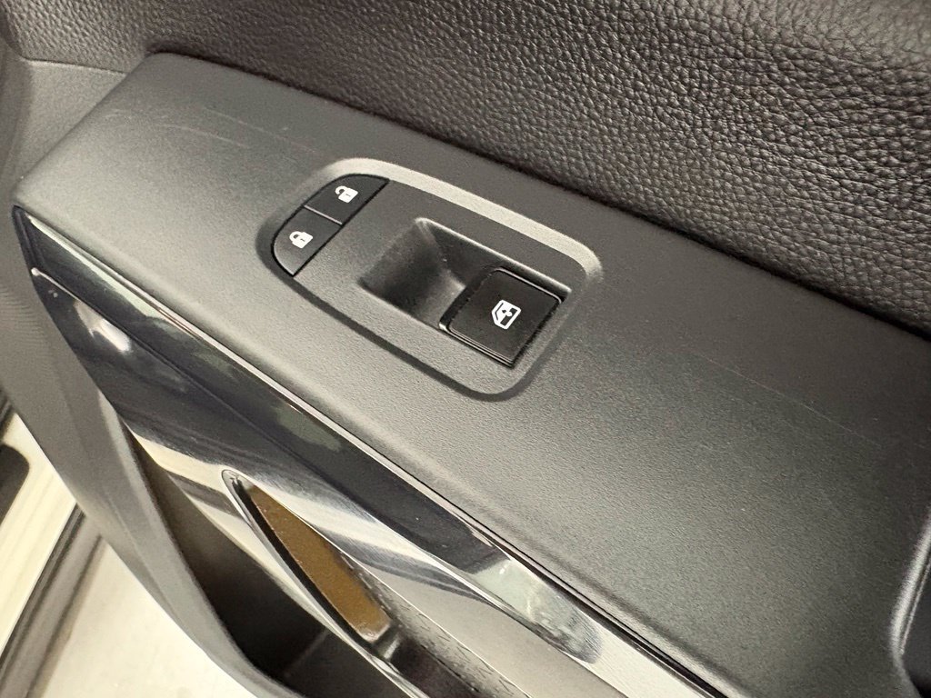 Used 2024 Nissan Pathfinder SV FWD image 13