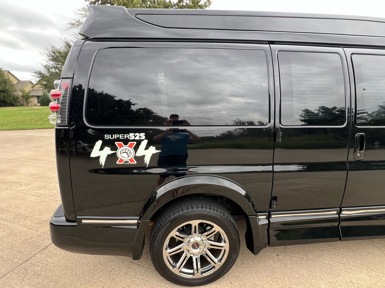 Used 2018 GMC Savana 3500 image 16