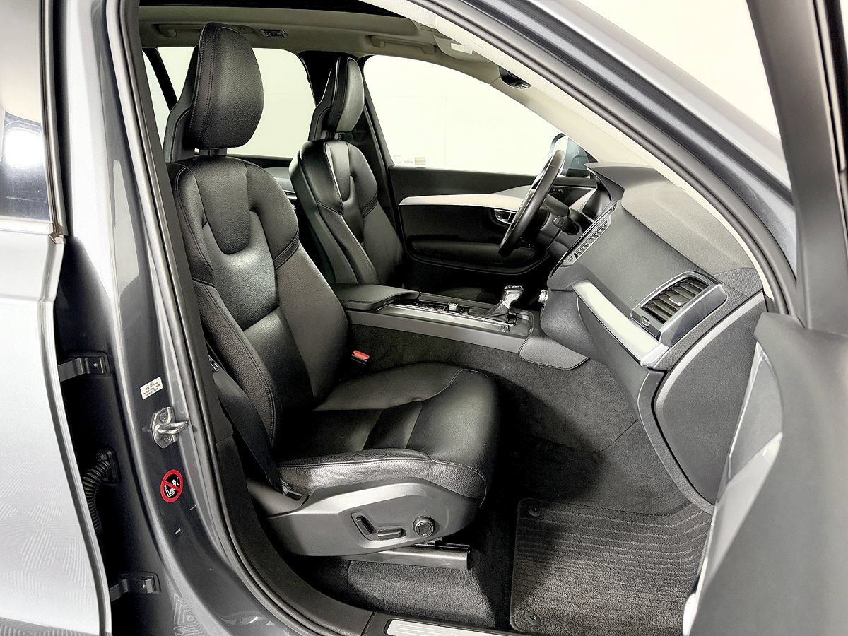 Used 2016 Volvo XC90 T6 Momentum w/ Vision Package AWD/4WD image 55