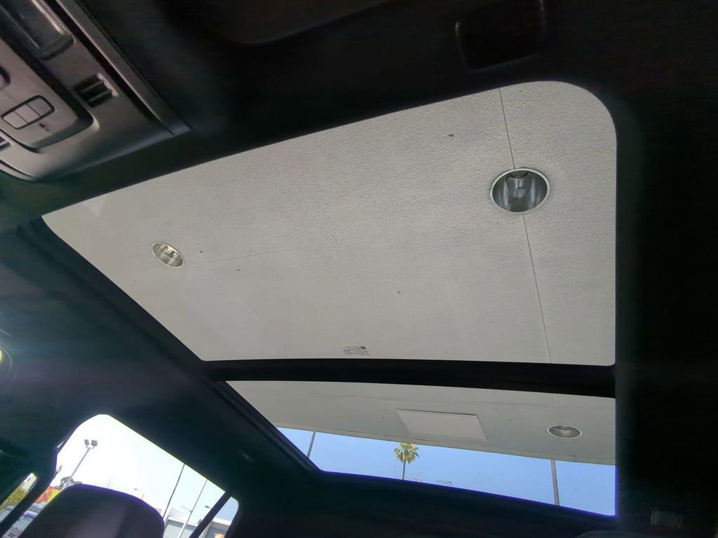 Used 2023 Chevrolet Tahoe Z71 w/ Luxury Package image 21