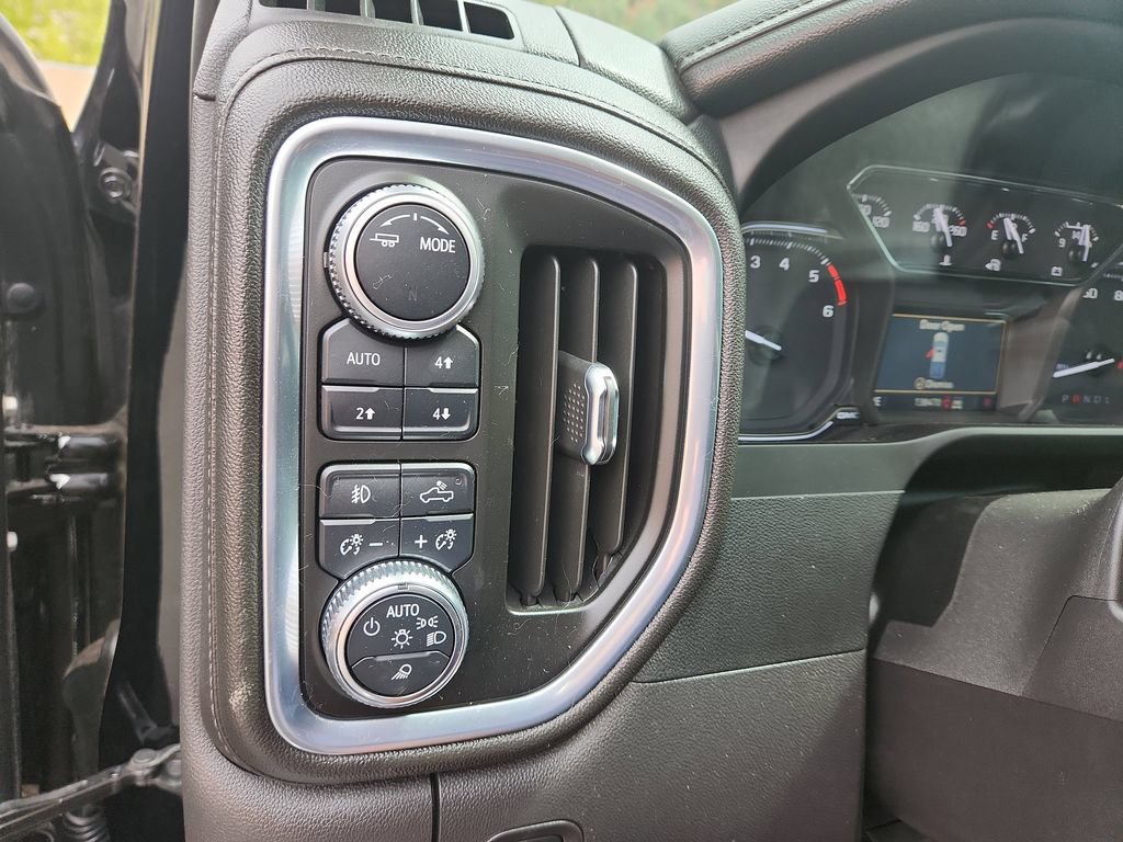 Used 2022 GMC Sierra 1500 SLT w/ SLT Premium Plus Package AWD/4WD image 28
