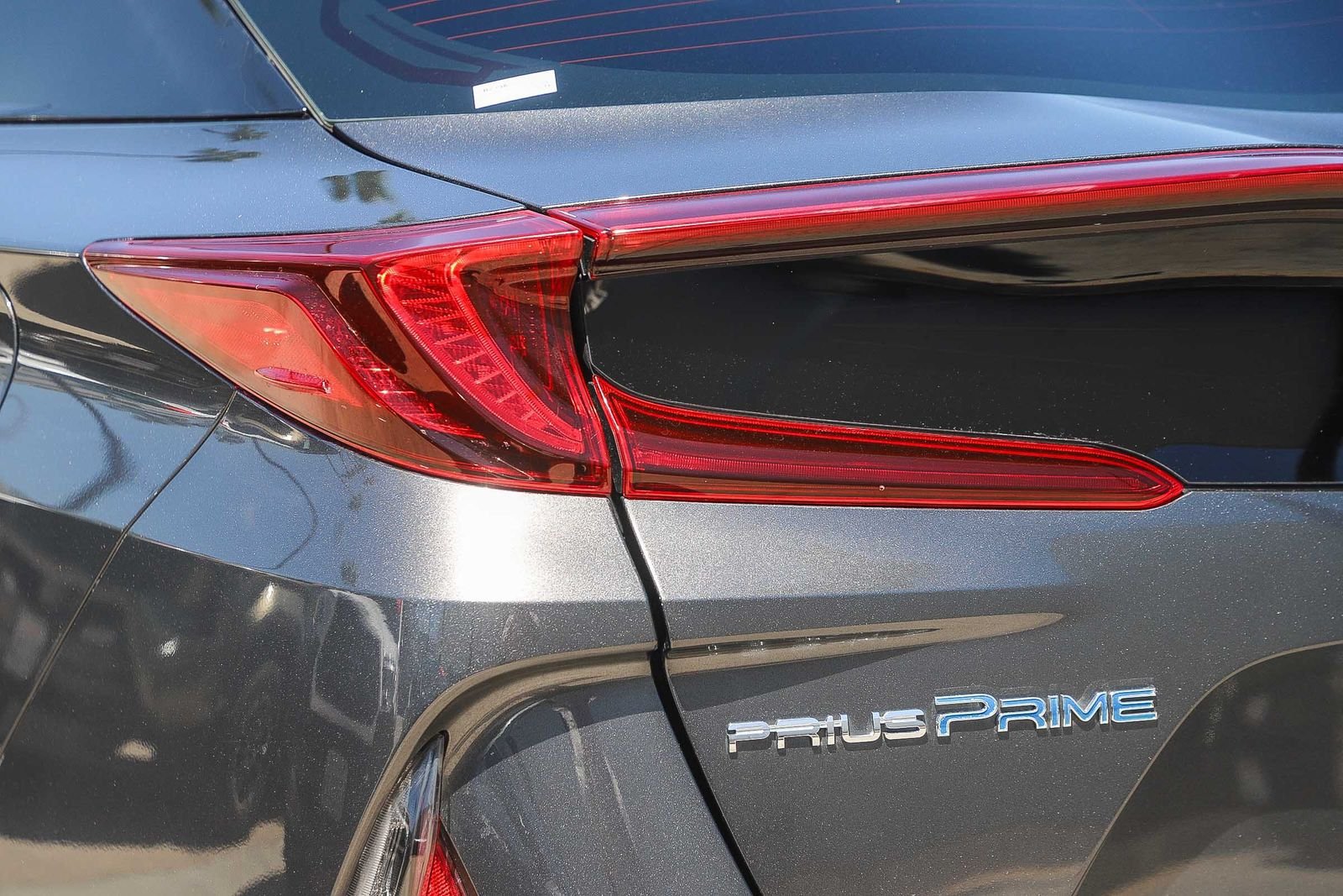 Used 2019 Toyota Prius Prime Premium FWD image 9