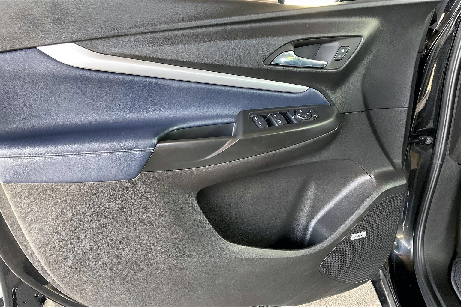Used 2022 Chevrolet Bolt EUV Premier w/ Sun & Sound Package FWD image 19