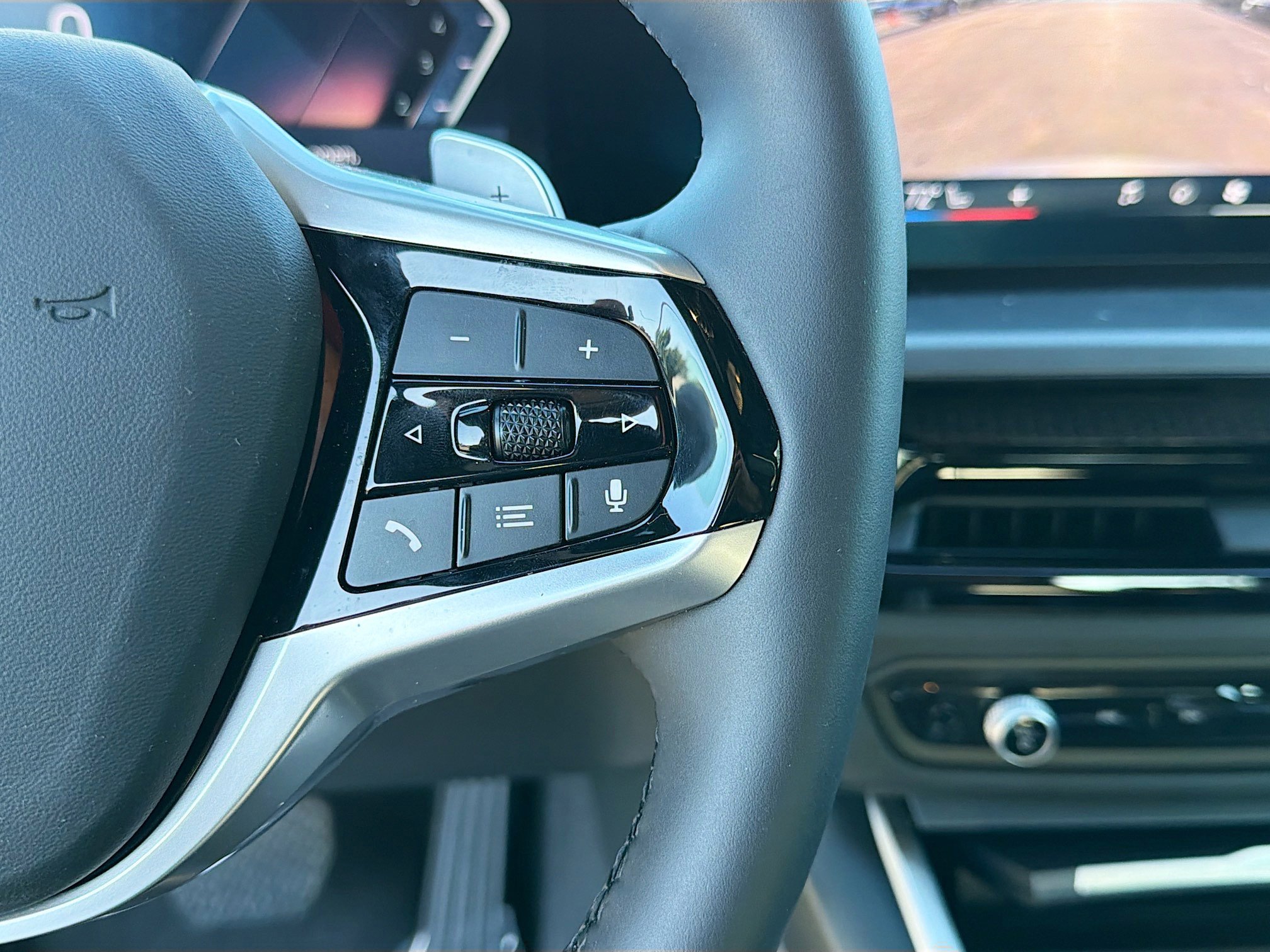Used 2025 BMW 230i Coupe w/ Parking Assistance Package RWD image 37