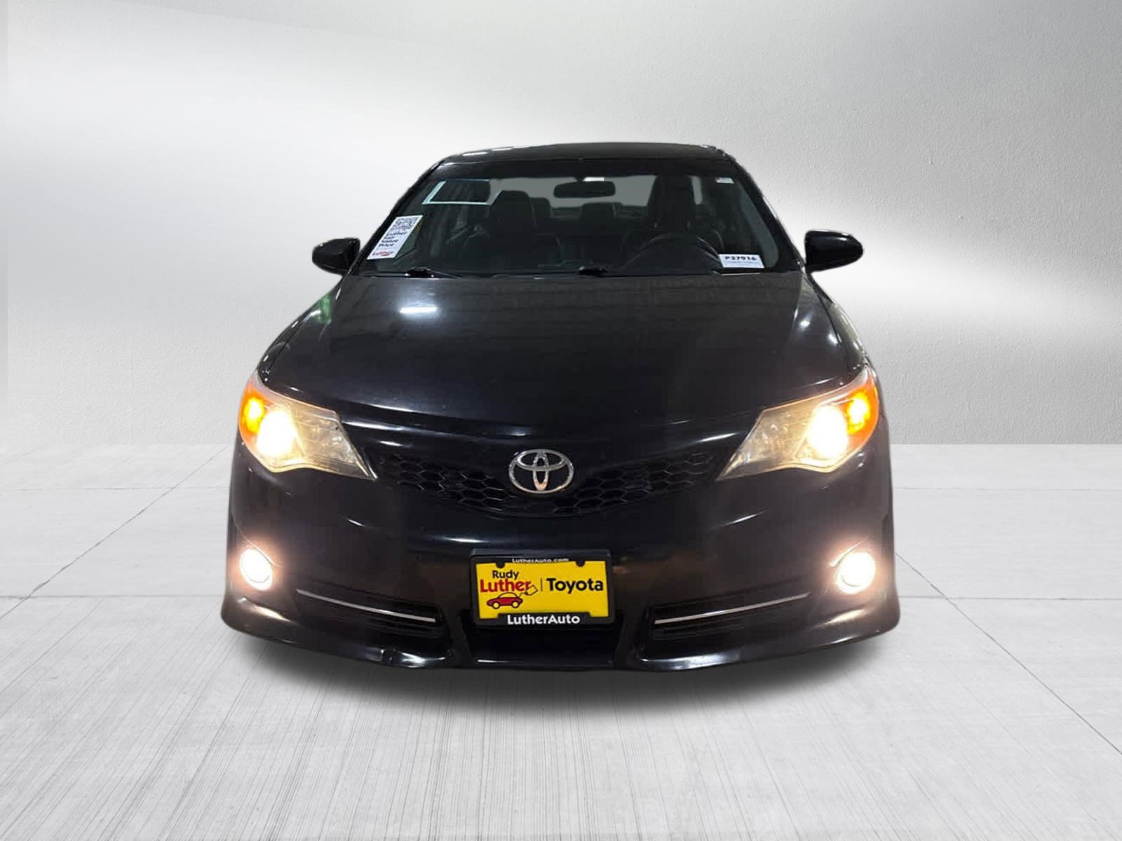 Used 2013 Toyota Camry SE video 2