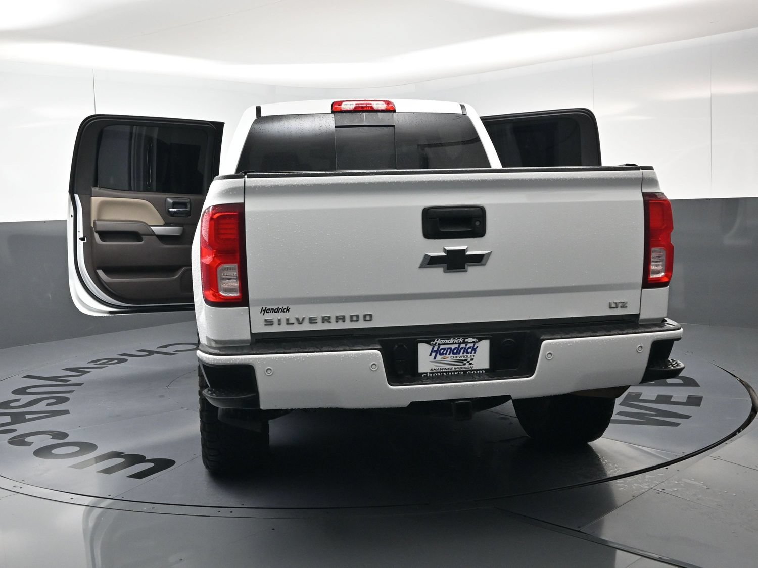 Used 2018 Chevrolet Silverado 1500 LTZ Z71 w/ LTZ Plus Package AWD/4WD image 28