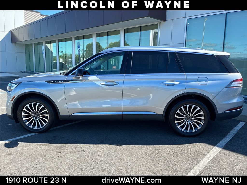 Certified 2023 Lincoln Aviator Reserve AWD/4WD image 2