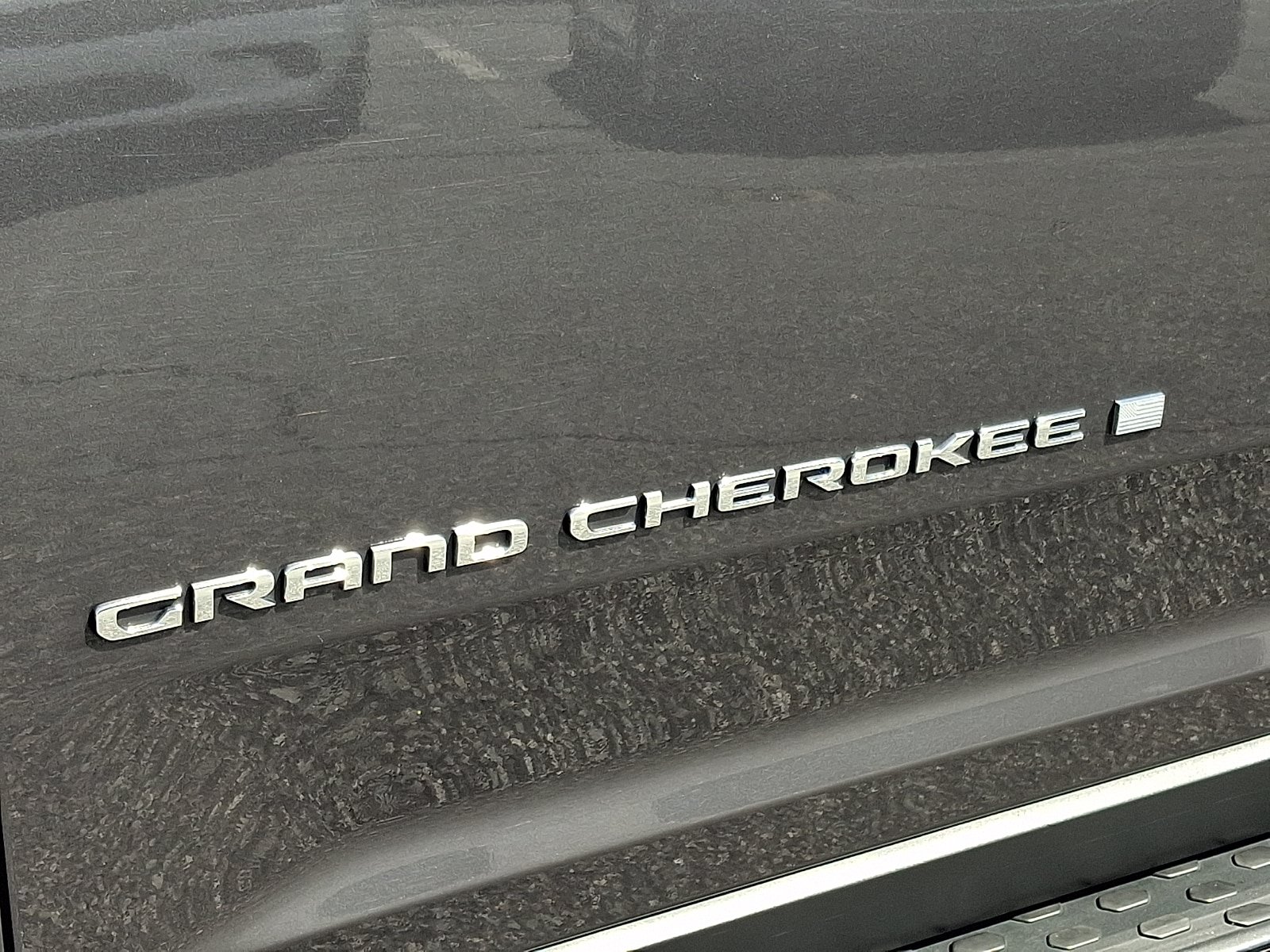 Certified 2022 Jeep Grand Cherokee L Limited AWD/4WD image 32