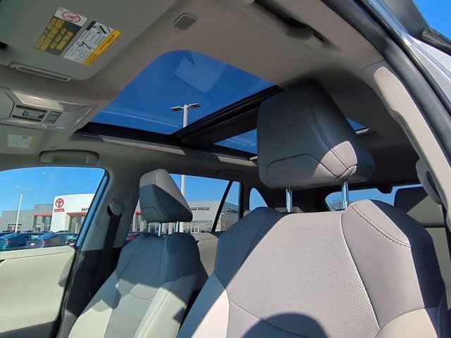 Used 2023 Toyota RAV4 Limited image 10