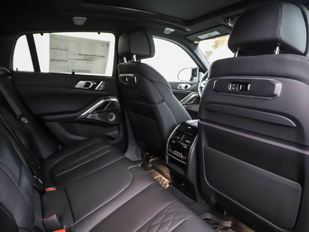 Used 2026 BMW X6 M60i AWD/4WD image 25