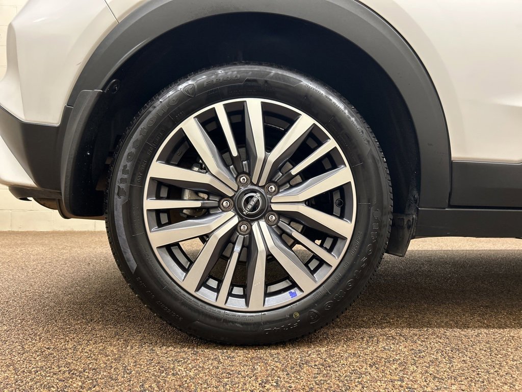 Used 2023 Nissan Kicks SV image 25