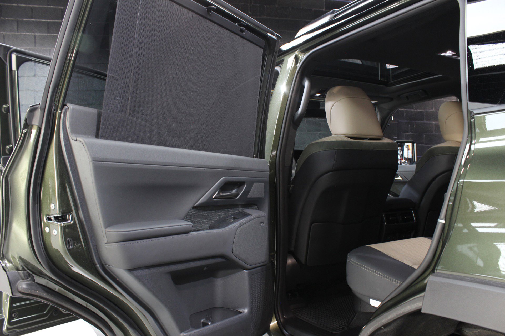 Used 2024 Lexus GX 550 image 35