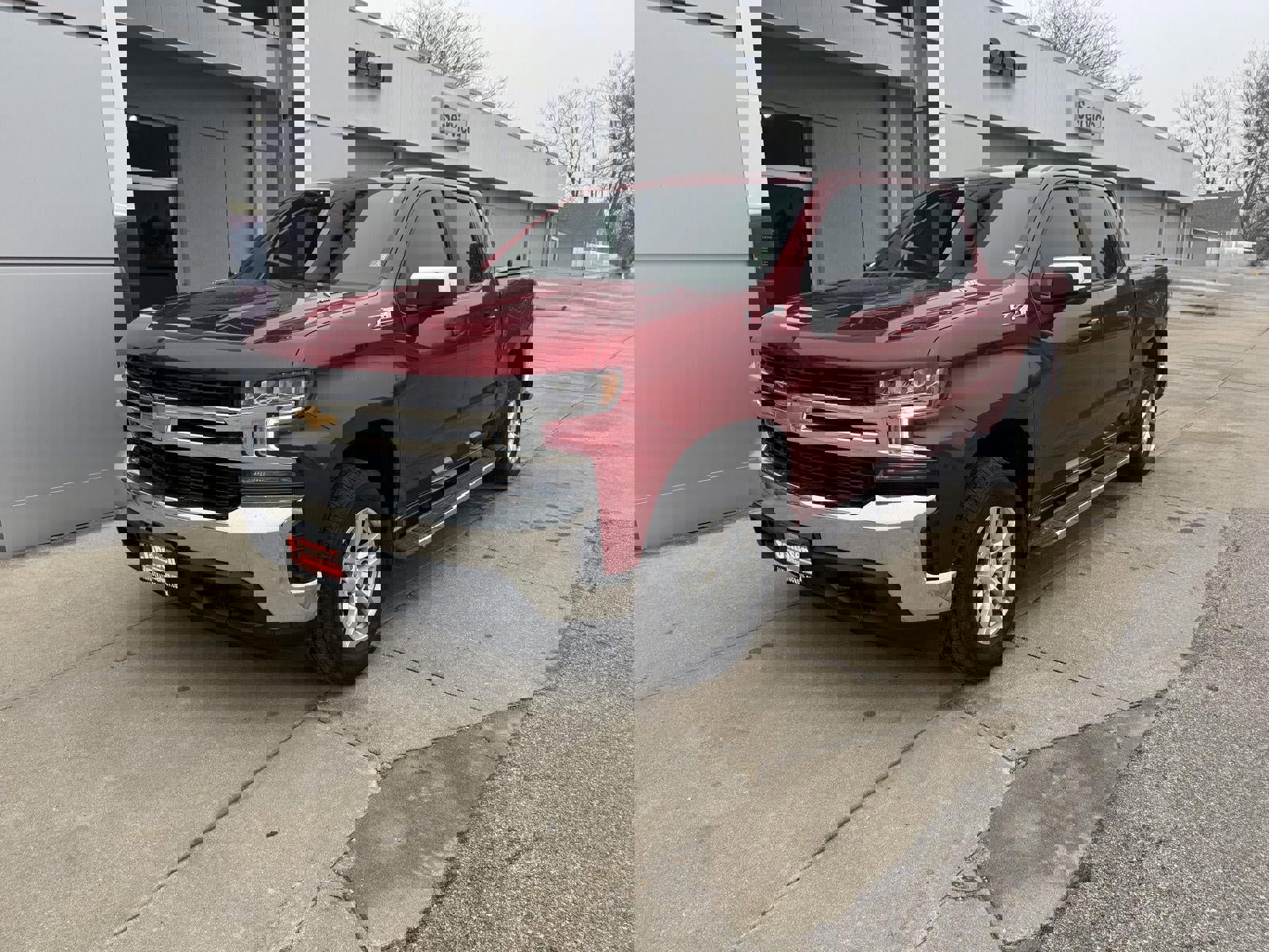 Used 2021 Chevrolet Silverado 1500 LT image 2