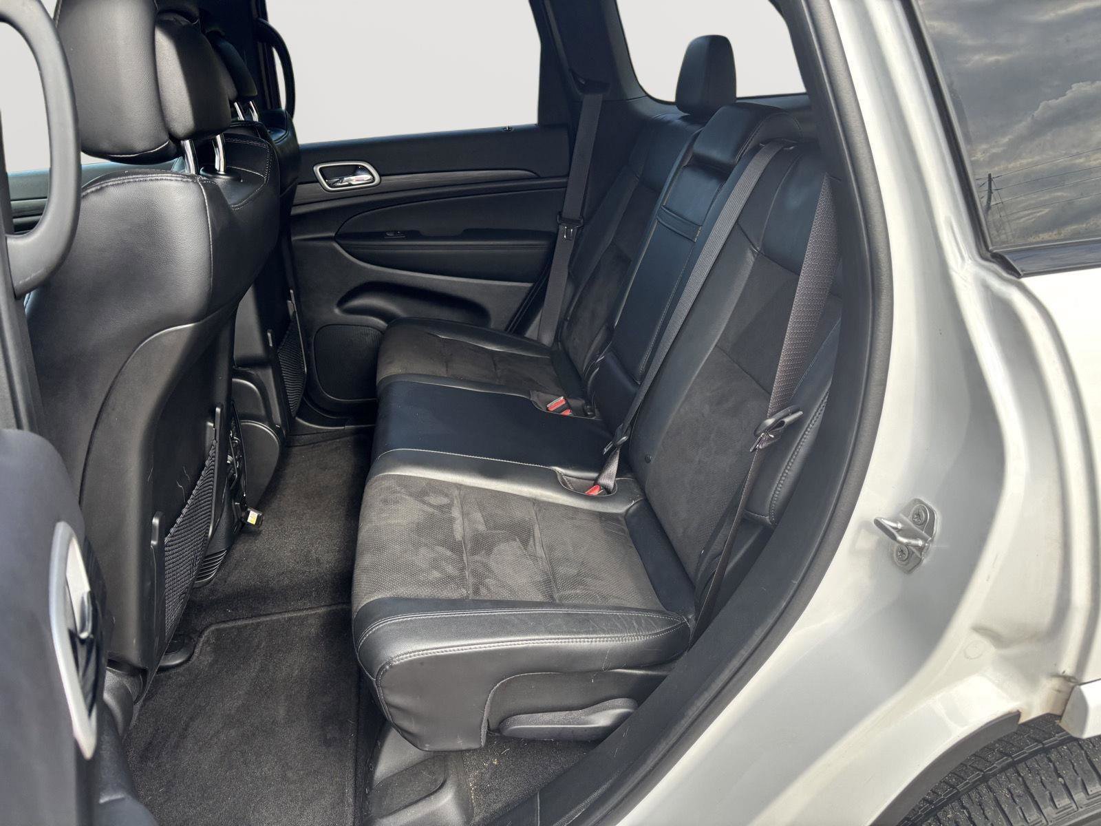 Used 2022 Jeep Grand Cherokee Laredo X image 19