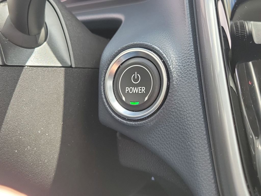 Used 2022 Chevrolet Bolt EUV Premier w/ Sun & Sound Package FWD image 17