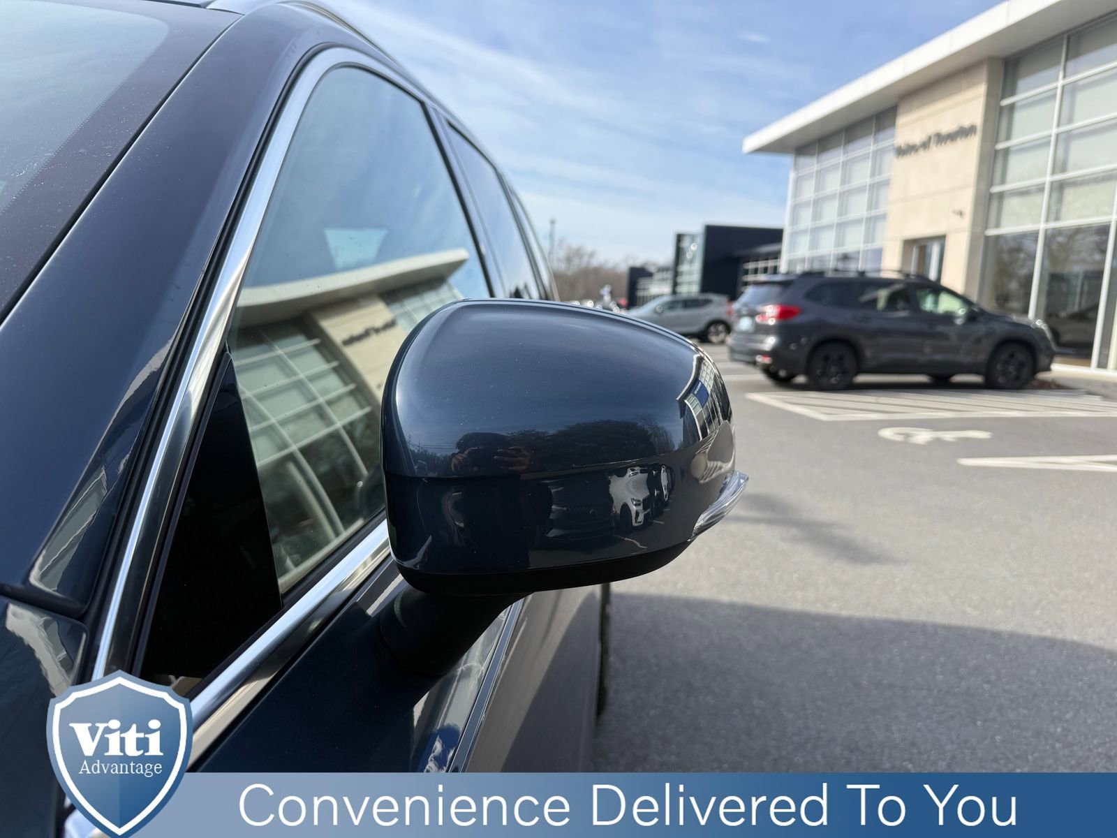 Certified 2024 Volvo XC90 B6 Ultimate w/ Protection Package Premier image 11