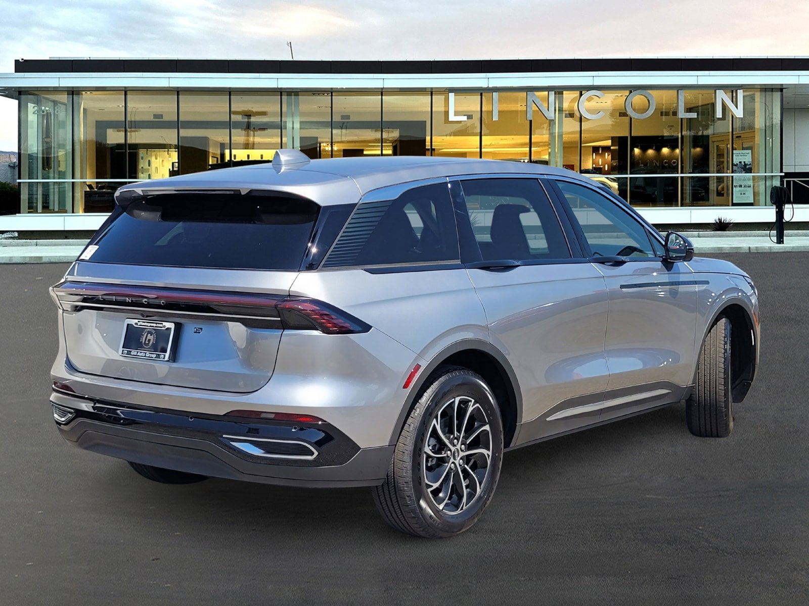 New 2025 Lincoln Nautilus Premier image 4