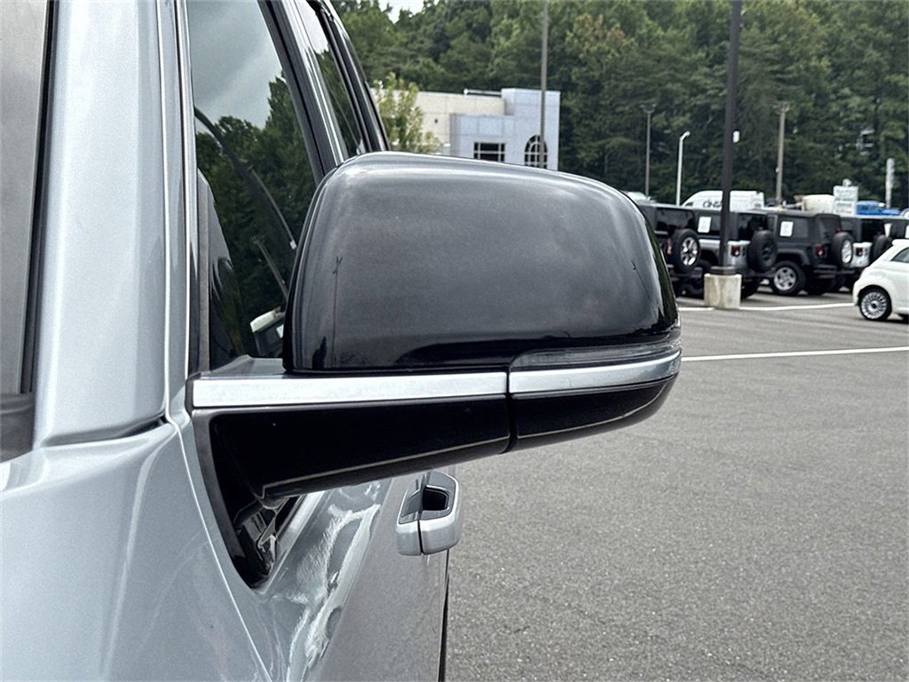 Used 2023 Jeep Wagoneer L Series II image 35