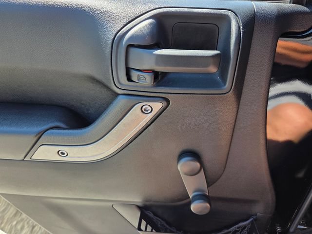 Used 2014 Jeep Wrangler Sport AWD/4WD image 32