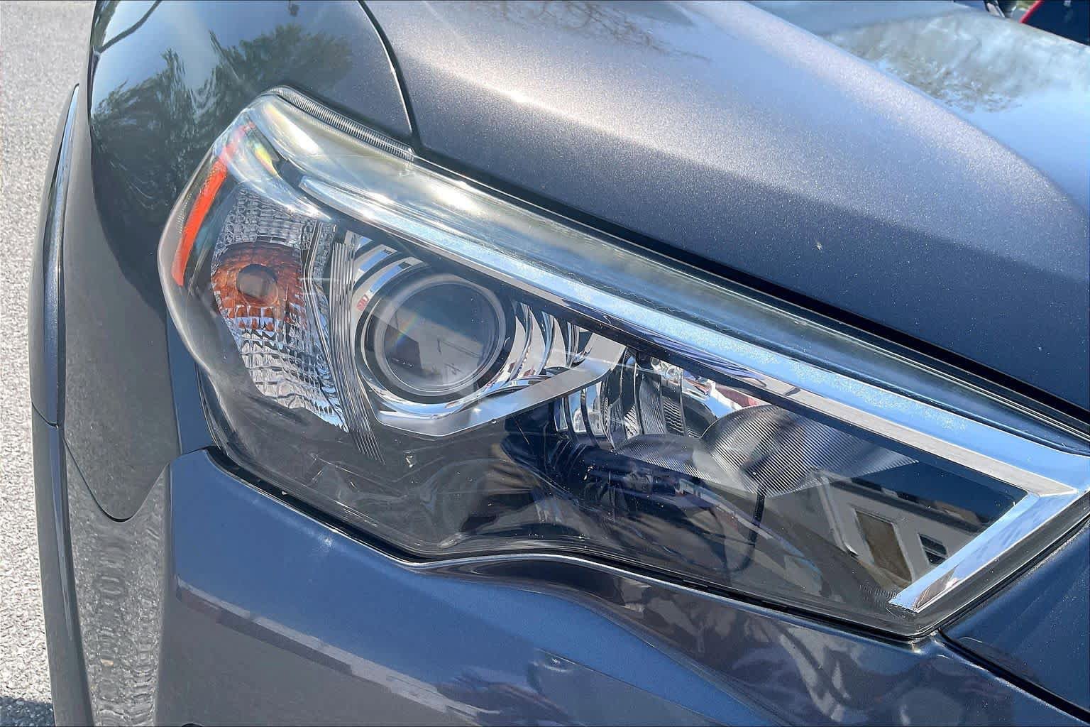 Used 2016 Toyota 4Runner Limited AWD/4WD image 28