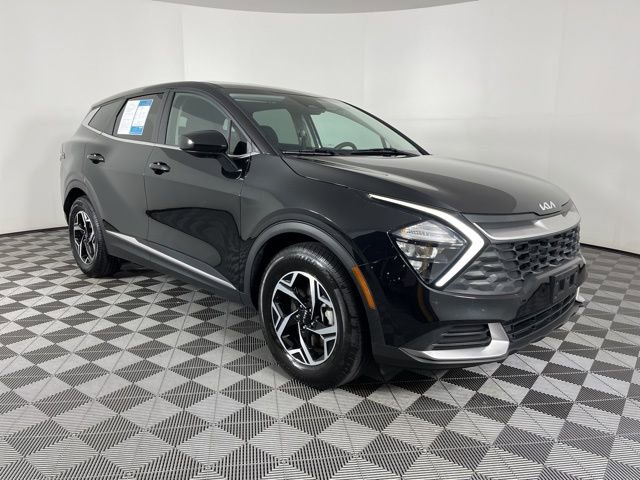 Used 2023 Kia Sportage LX FWD image 2