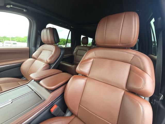 Used 2025 Lincoln Navigator L Reserve AWD/4WD image 29