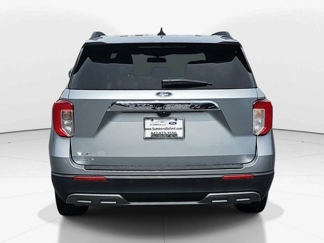 Used 2023 Ford Explorer XLT w/ Equipment Group 202A RWD image 4
