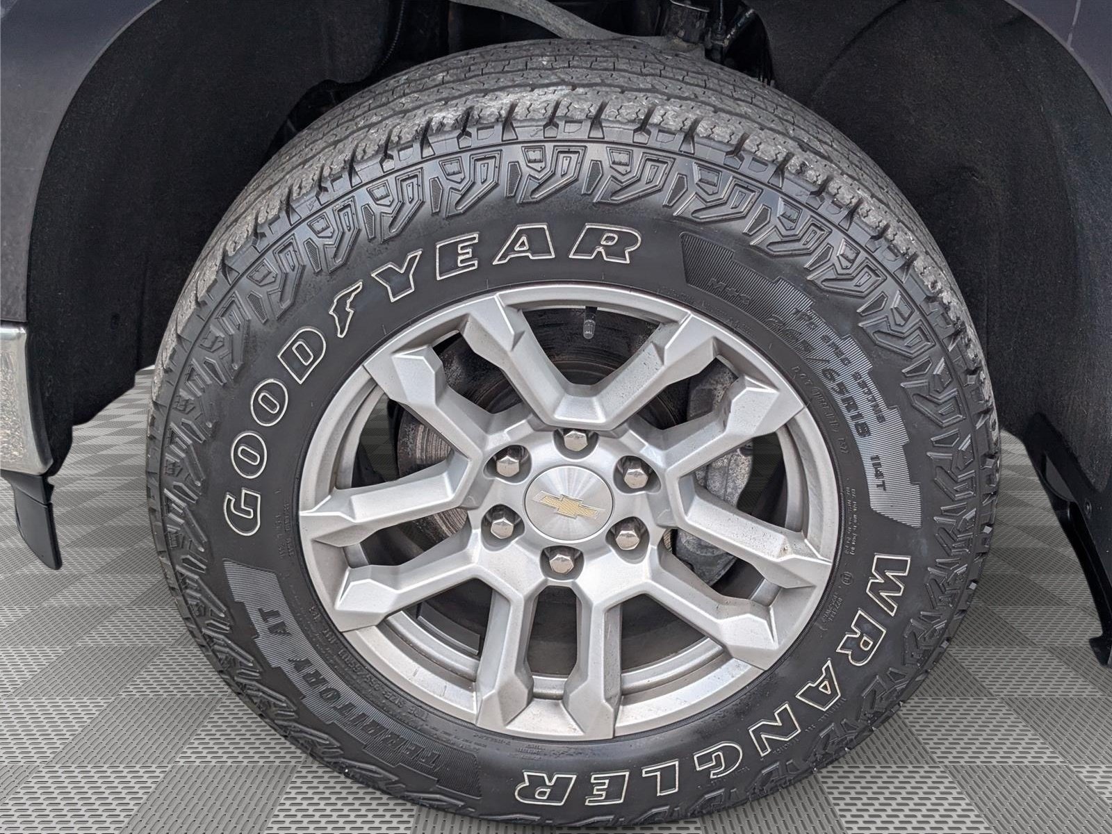 Used 2022 Chevrolet Silverado 1500 LT w/ Protection Package AWD/4WD image 11