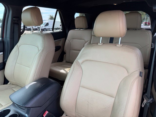 Used 2017 Ford Explorer XLT w/ Equipment Group 202A FWD image 12