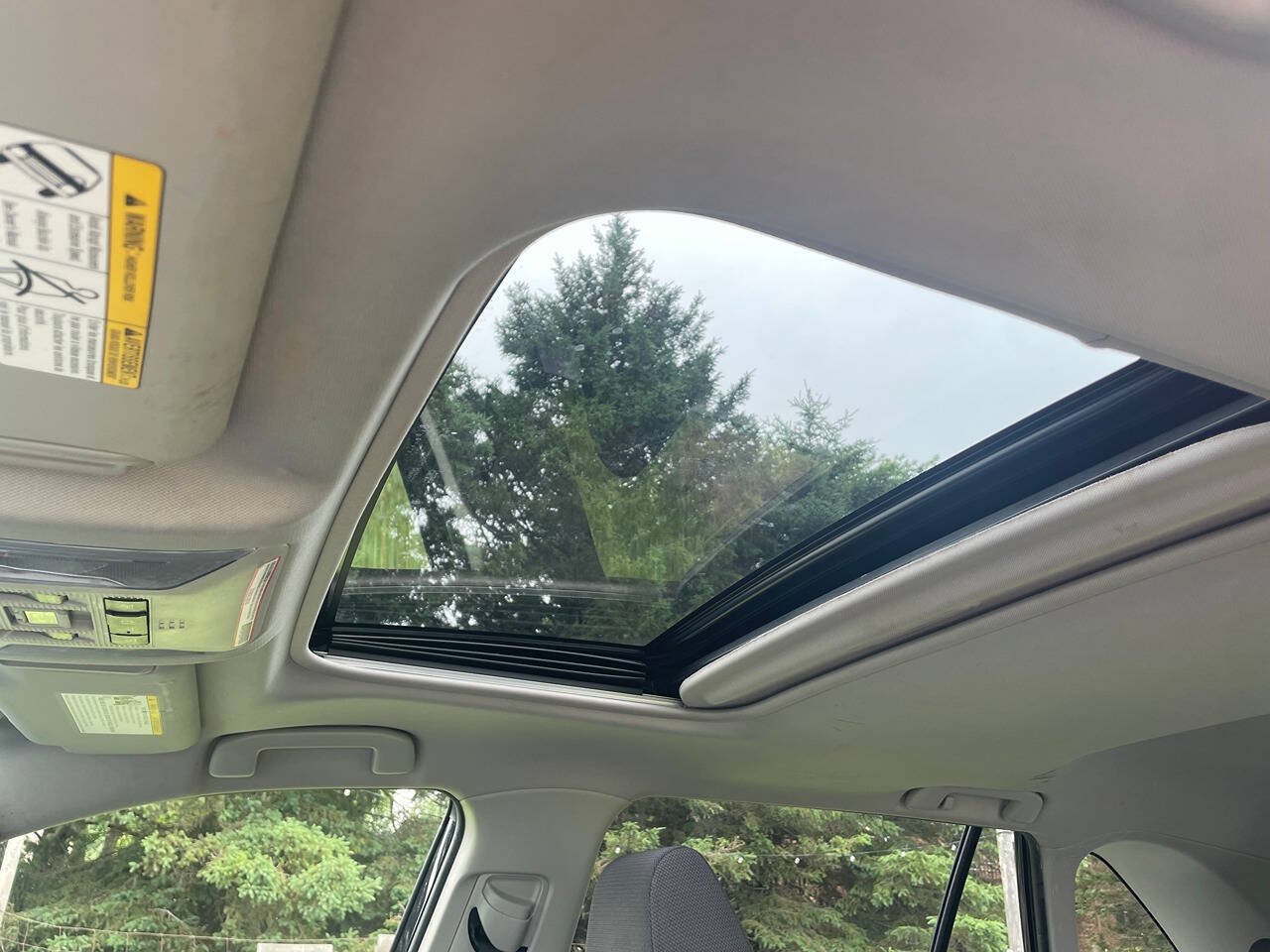 Used 2019 Toyota RAV4 XLE w/ Convenience Package AWD/4WD image 8