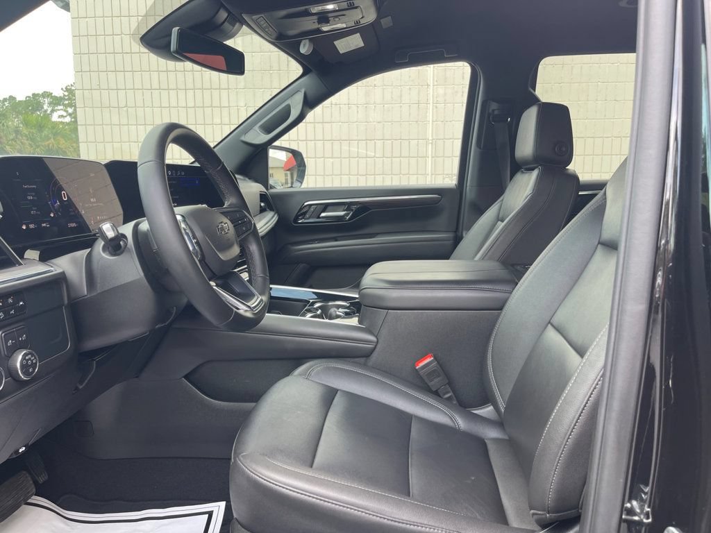 Used 2025 Chevrolet Tahoe Z71 AWD/4WD image 10