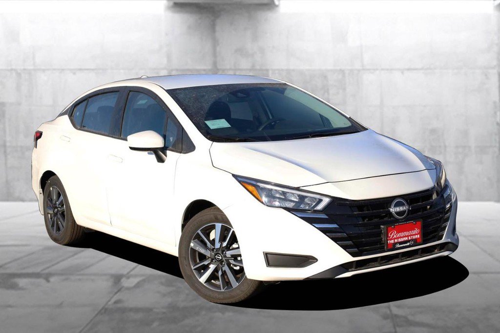New 2025 Nissan Versa SV w/ Trunk Package image 2