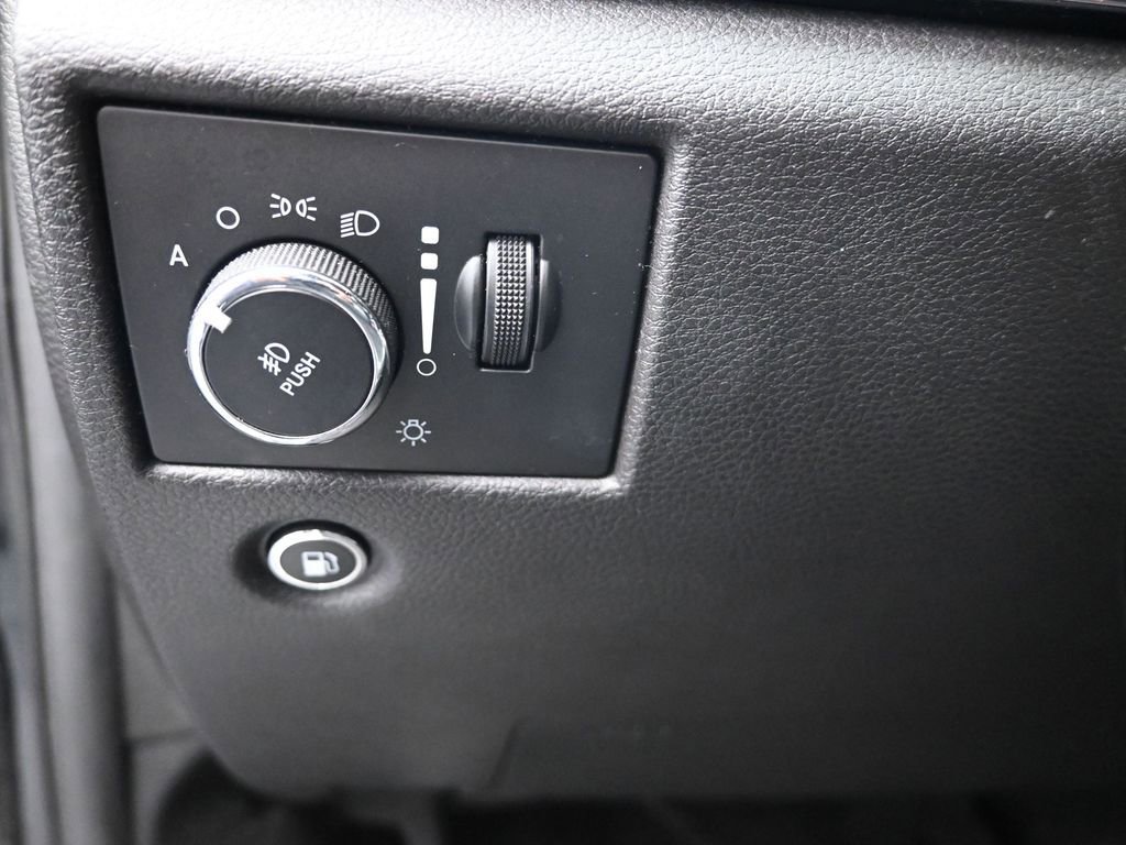 Used 2019 Jeep Grand Cherokee Limited RWD image 15