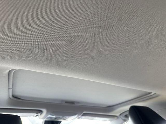 Used 2021 Toyota RAV4 XLE Premium image 17