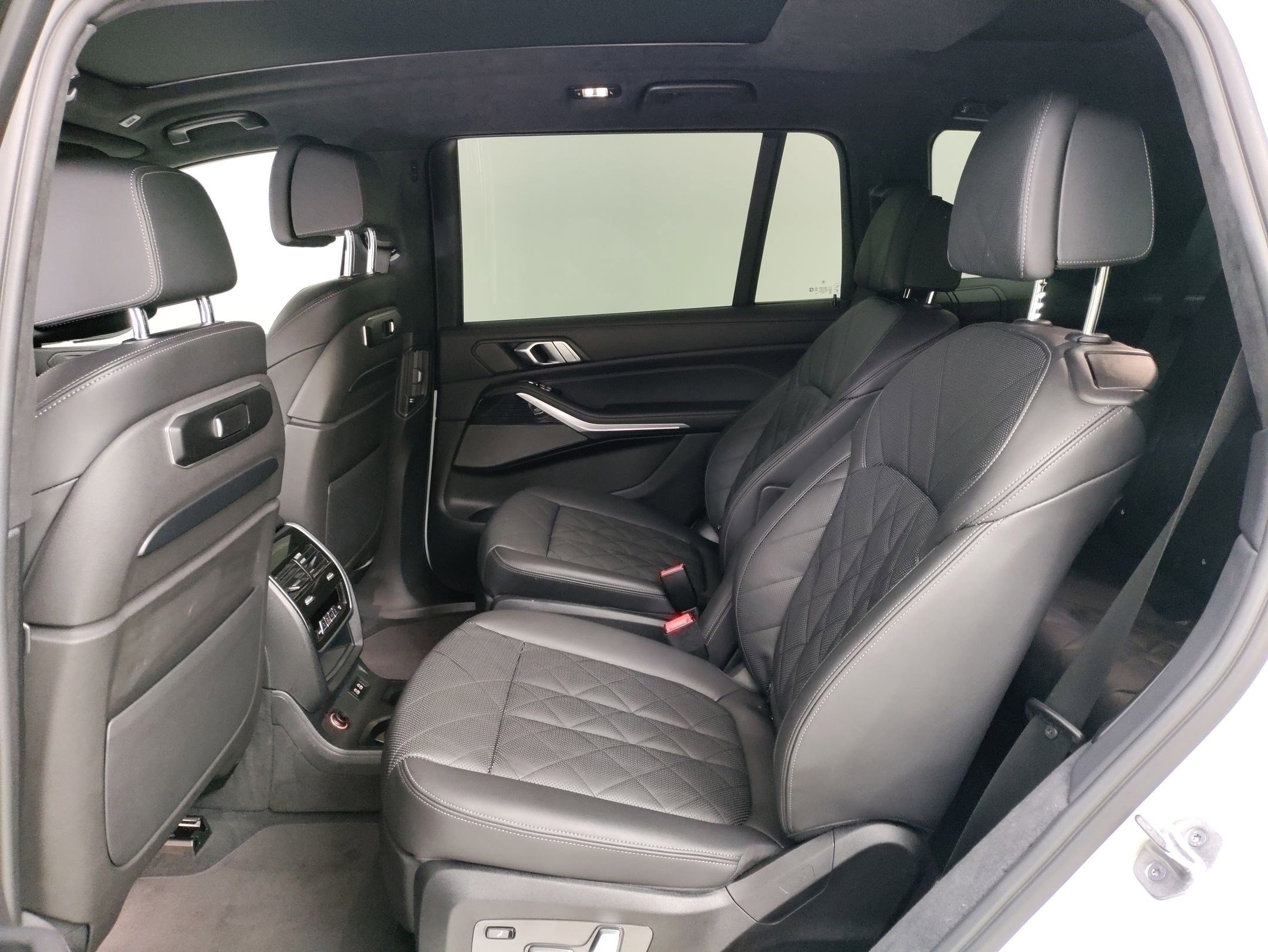 Certified 2023 BMW X7 xDrive40i w/ M Sport Package image 23