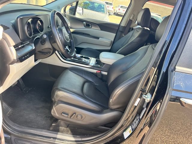Used 2024 Kia Carnival LX FWD image 10