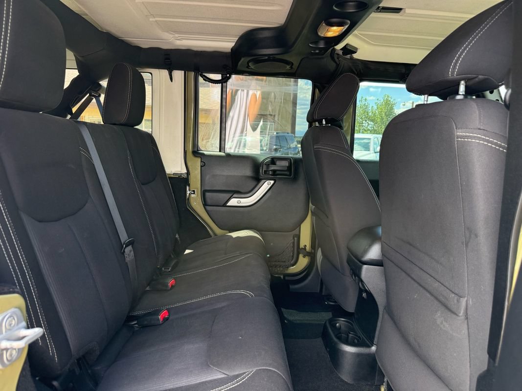 Used 2013 Jeep Wrangler Unlimited Sahara w/ Connectivity Group AWD/4WD image 19