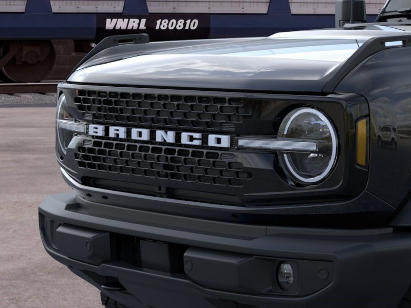 New 2026 Ford Bronco Outer Banks w/ Black Appearance Package AWD/4WD image 19