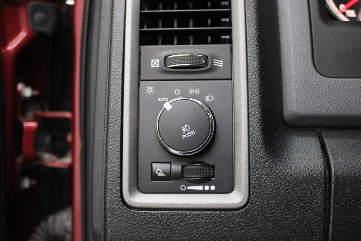 Used 2014 RAM 1500 Express AWD/4WD image 13