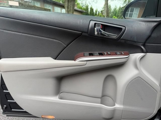 Used 2013 Toyota Camry XLE FWD image 9