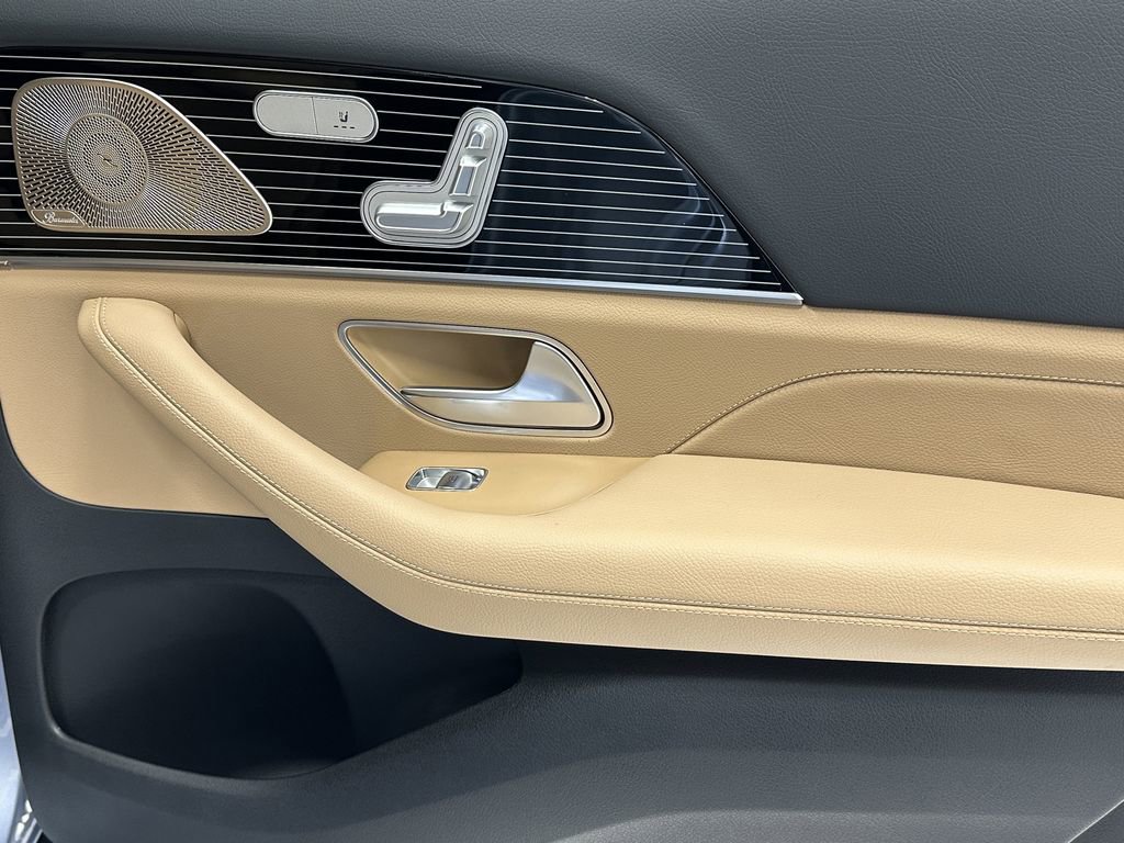 New 2026 Mercedes-Benz GLS 450 4MATIC image 19