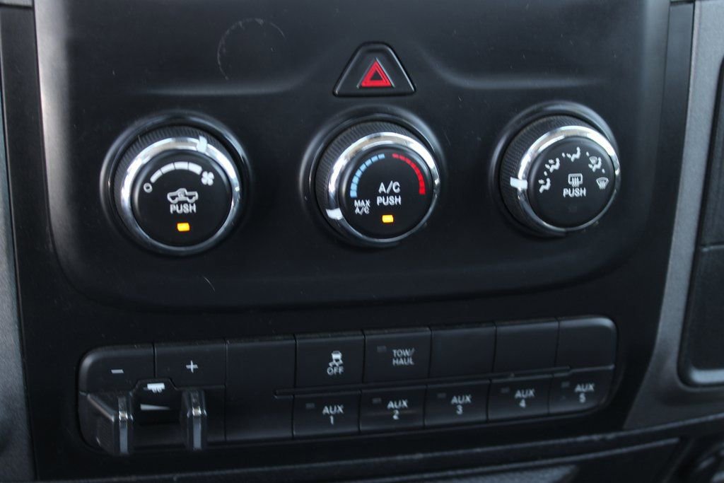 Used 2014 RAM 3500 Tradesman w/ Power & Remote Entry Group image 24